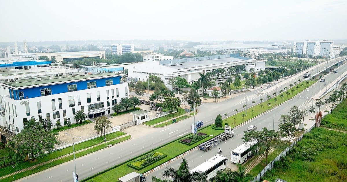 Nhu cầu tìm hiểu giá sơn epoxy tại TPHCM tăng cao cùng sự phát triển của các KCN.