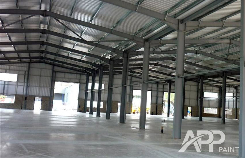 Không gian nhà xưởng khẩu độ lớn, tối ưu cho việc bố trí dây chuyền sản xuất linh hoạt.