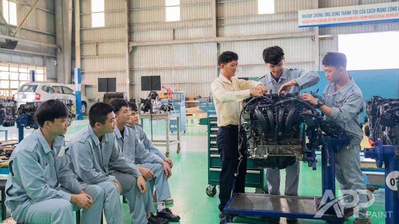 Đội ngũ kỹ thuật hiện trường cần có chuyên môn sâu và kinh nghiệm thực tế.