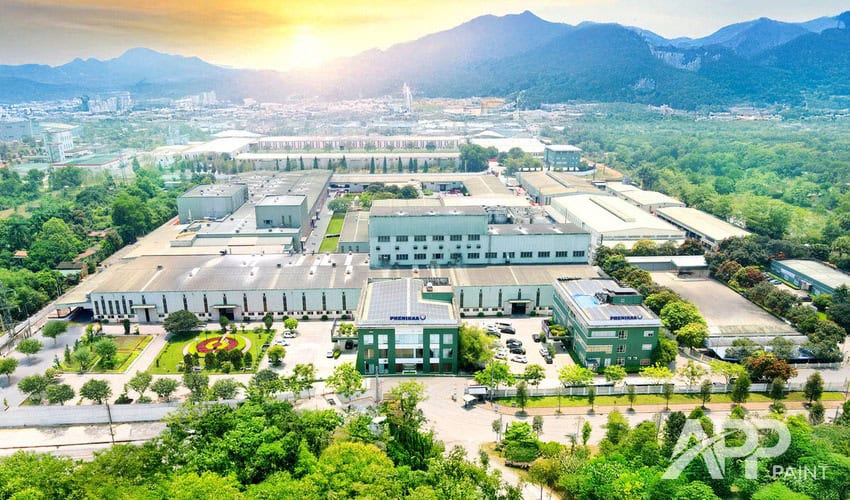Hệ thống thu hồi nước mưa trong một nhà máy xanh.