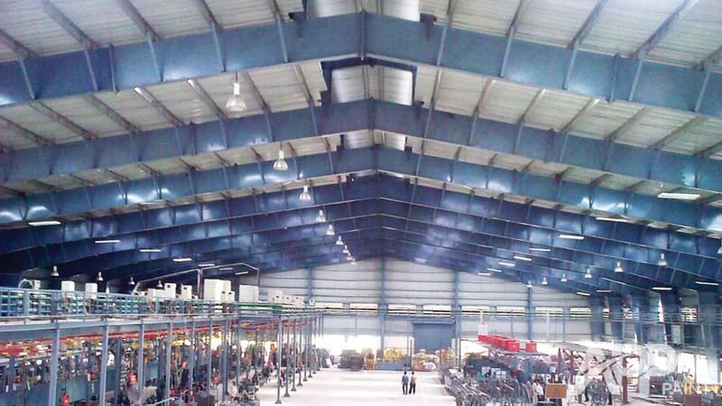 Công tác tổ chức mặt bằng và an toàn lao động tại công trường đang thi công.
